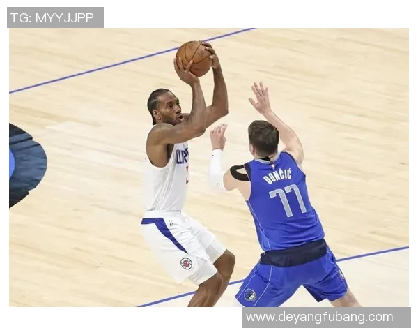 快船与小牛激战三月二十八NBA季后赛争夺战精彩回顾与分析